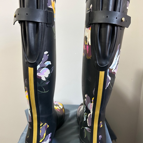 Joules knee-high black floral rain boots - Picture 4 of 6